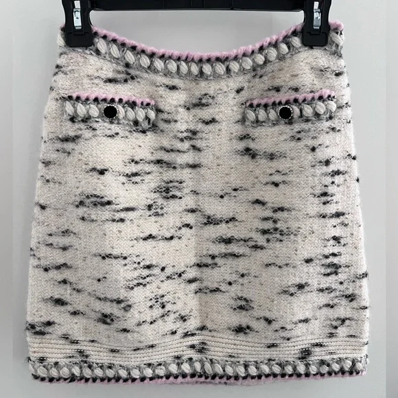 Authentic CHANEL Skirt - Picture 7 of 7